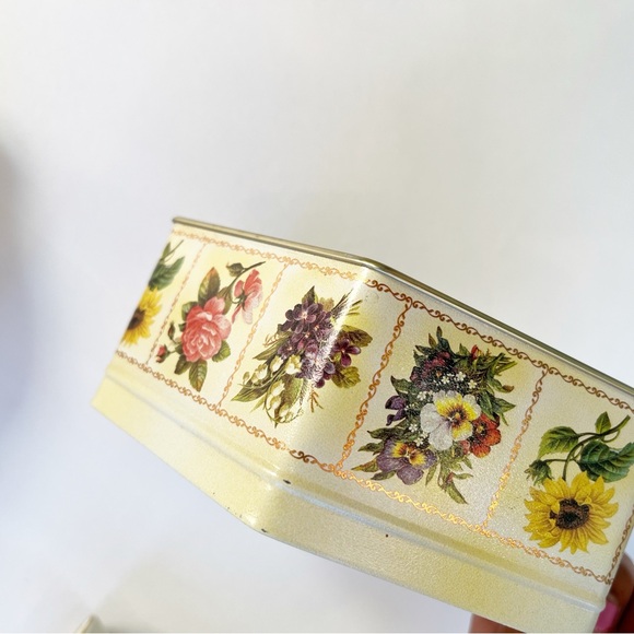 Vintage Vanity/Altar Set - Picture 8 of 8